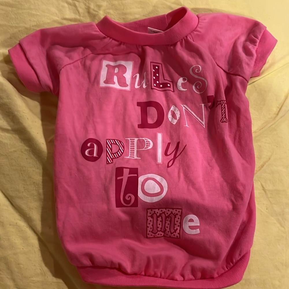 HP 🎉🎉Cute pet shirt size Medium